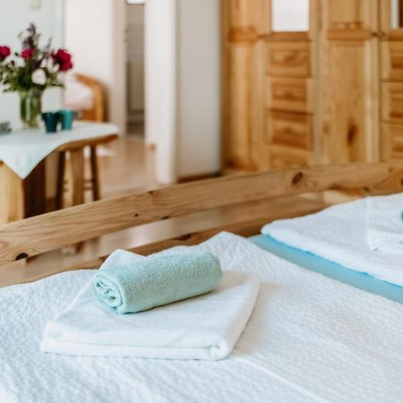 Kek Vendeghaz Family Resort Gyenesdiás Екстериор снимка