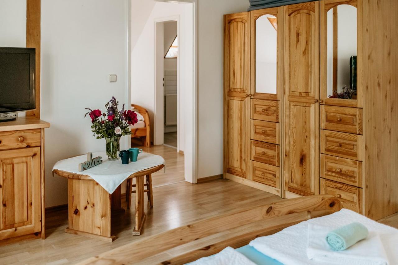 Kek Vendeghaz Family Resort Gyenesdiás Екстериор снимка