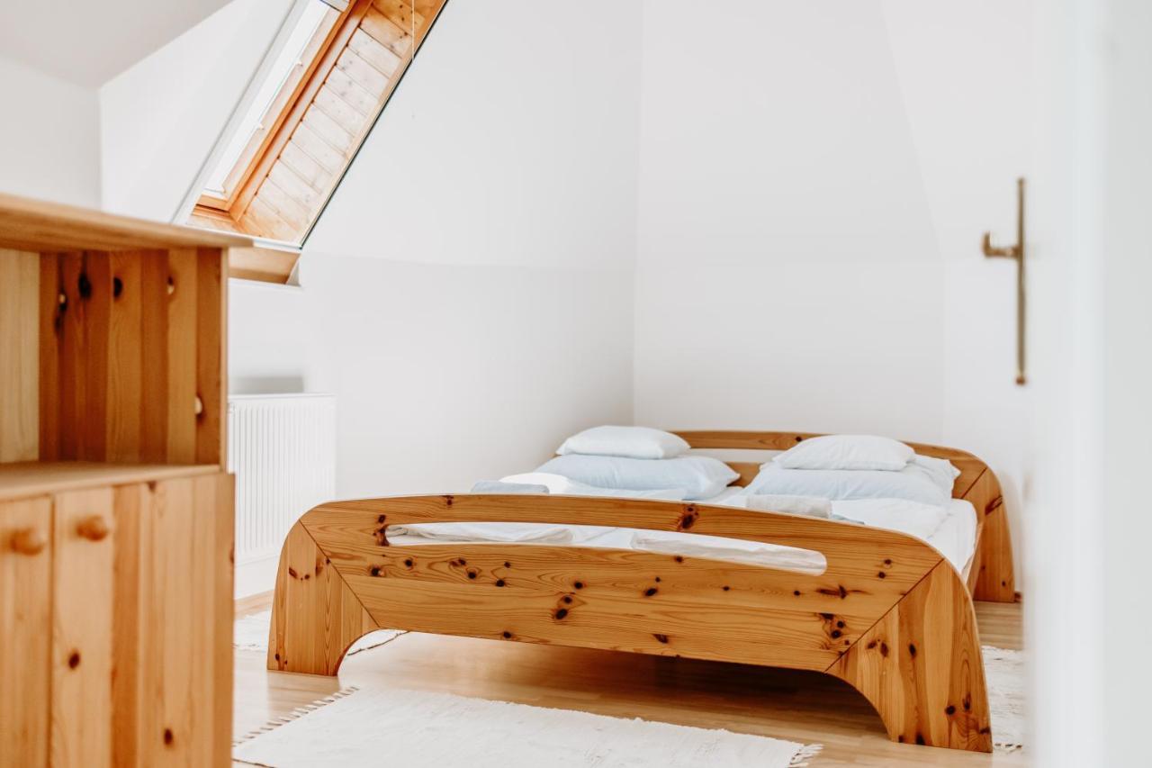 Kek Vendeghaz Family Resort Gyenesdiás Екстериор снимка