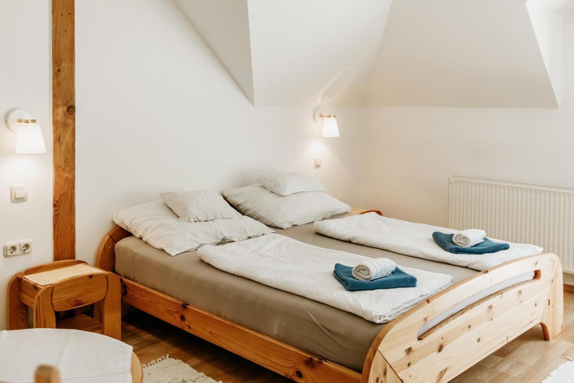 Kek Vendeghaz Family Resort Gyenesdiás Екстериор снимка